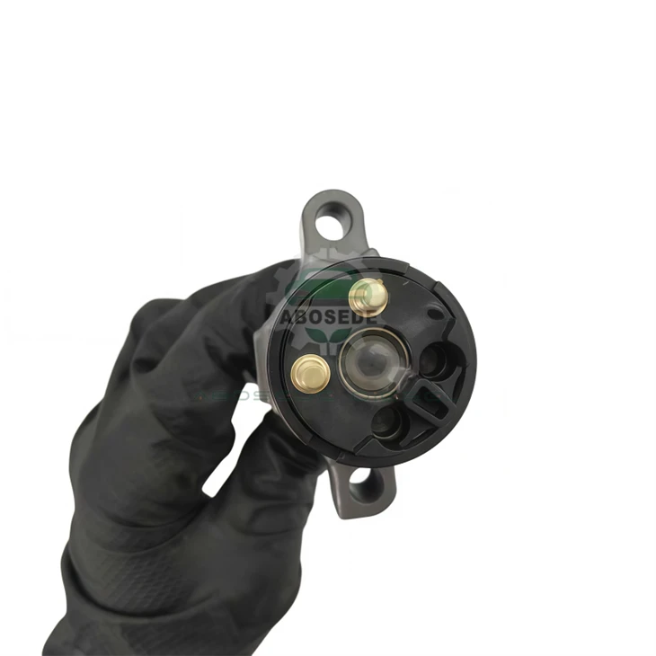 5579413 XPI Fuel Injector | Solenoid Common Rail Injector with Titanium Alloy Golden Coating factory